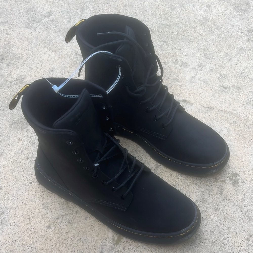 Dr. Marten's Crewson Buffbuck Leather Chukka Boot Men's Size 11 Women's 12 NWOB